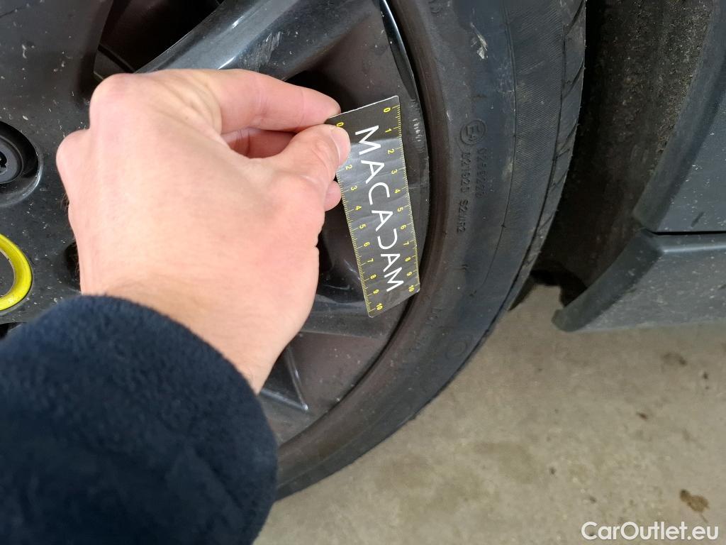  Mini  Mini   / 2021 / 3P / Berline Cooper SE Finition  Yours 184 ch BVA #32