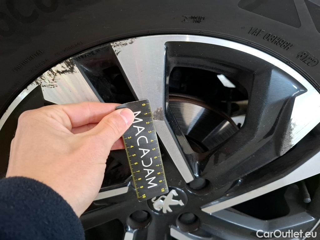  Peugeot  2008  Allure Business 1.2 PureTech 130CV BVA8 E6d #64