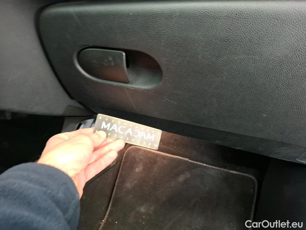  Mini  Mini   / 2021 / 3P / Berline Cooper SE Finition  Yours 184 ch BVA #14