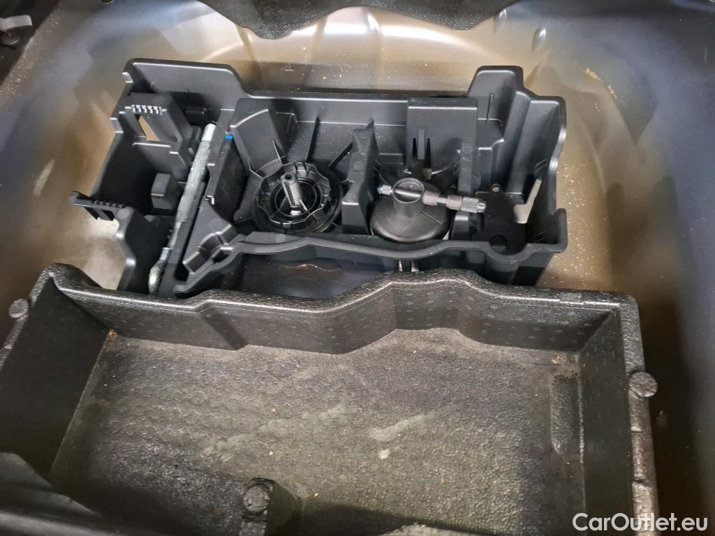  Peugeot  2008  Allure Business 1.2 PureTech 130CV BVA8 E6d #24