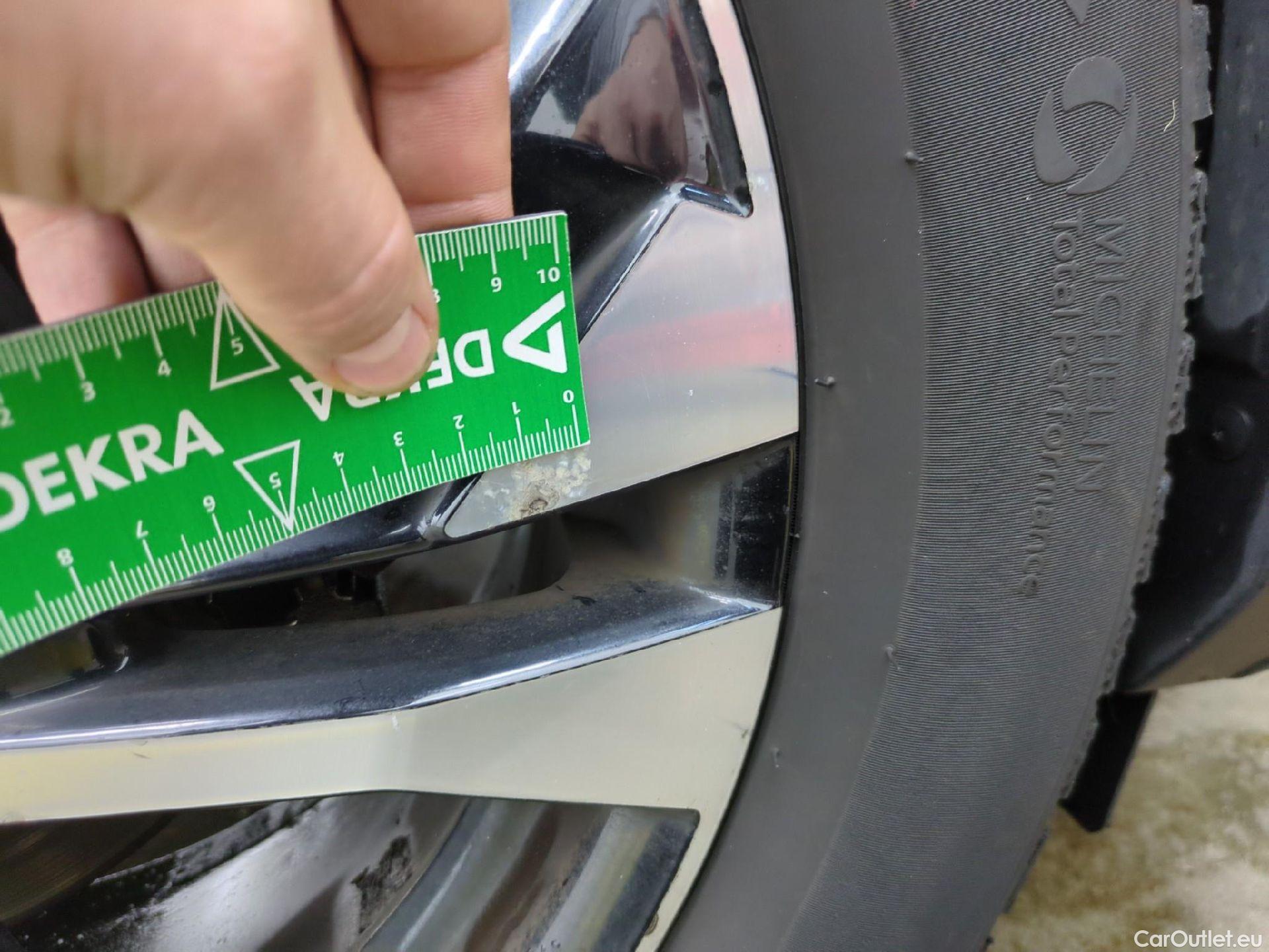  Peugeot  2008  Allure Business 1.5 HDi 100CV BVM6 E6d #24