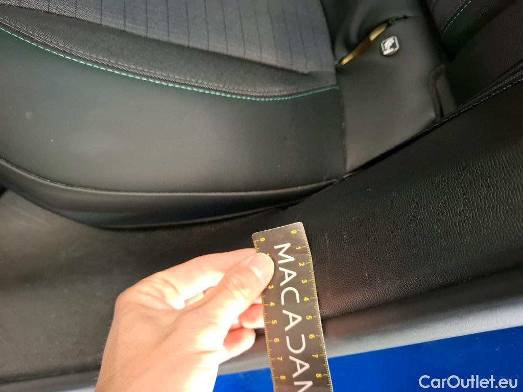  Peugeot  2008  Allure Business 1.2 PureTech 130CV BVA8 E6d #35