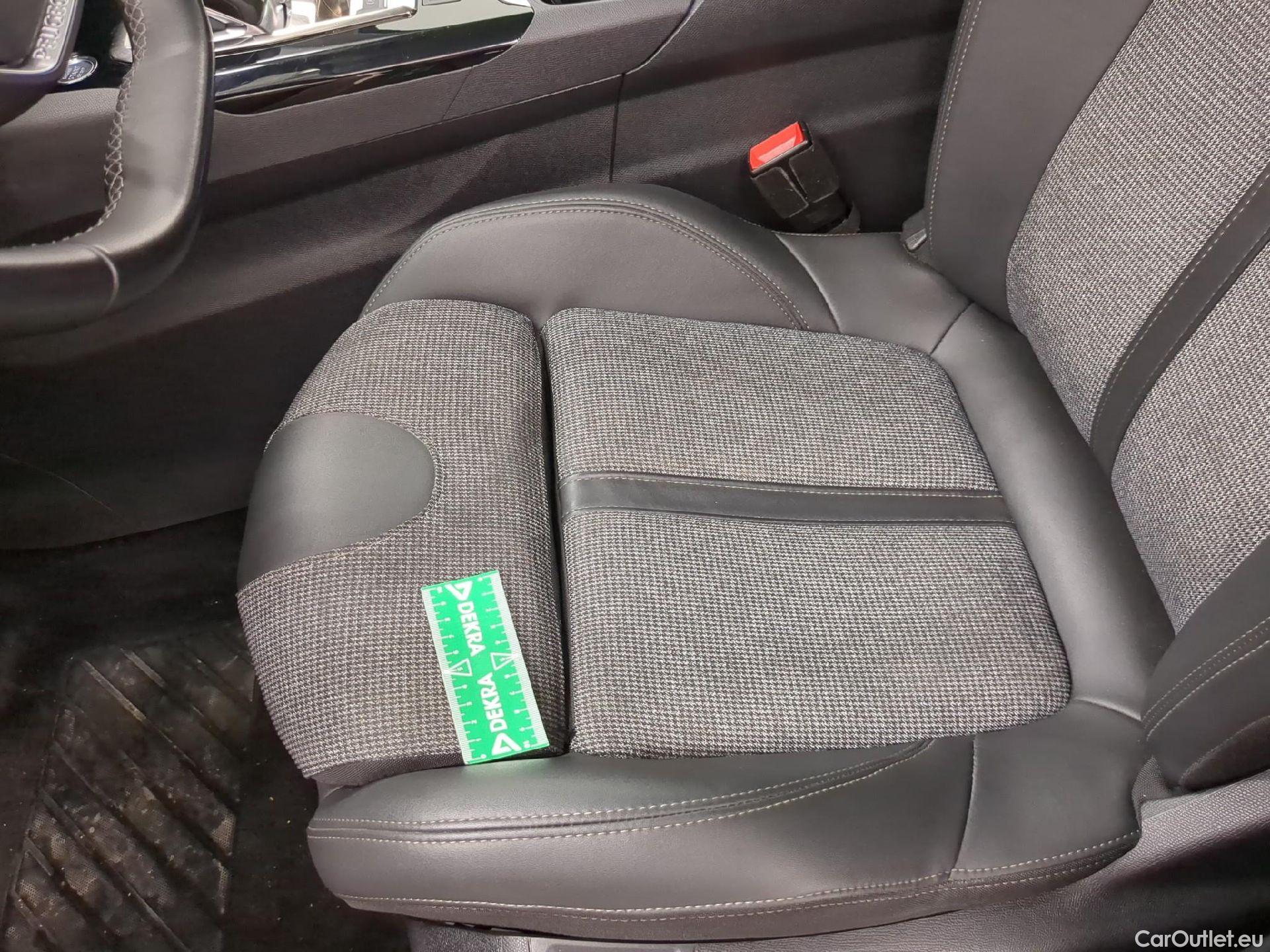  Peugeot  5008  Allure Business 1.2 PureTech 130CV BVA8 7 Sieges E6d #4