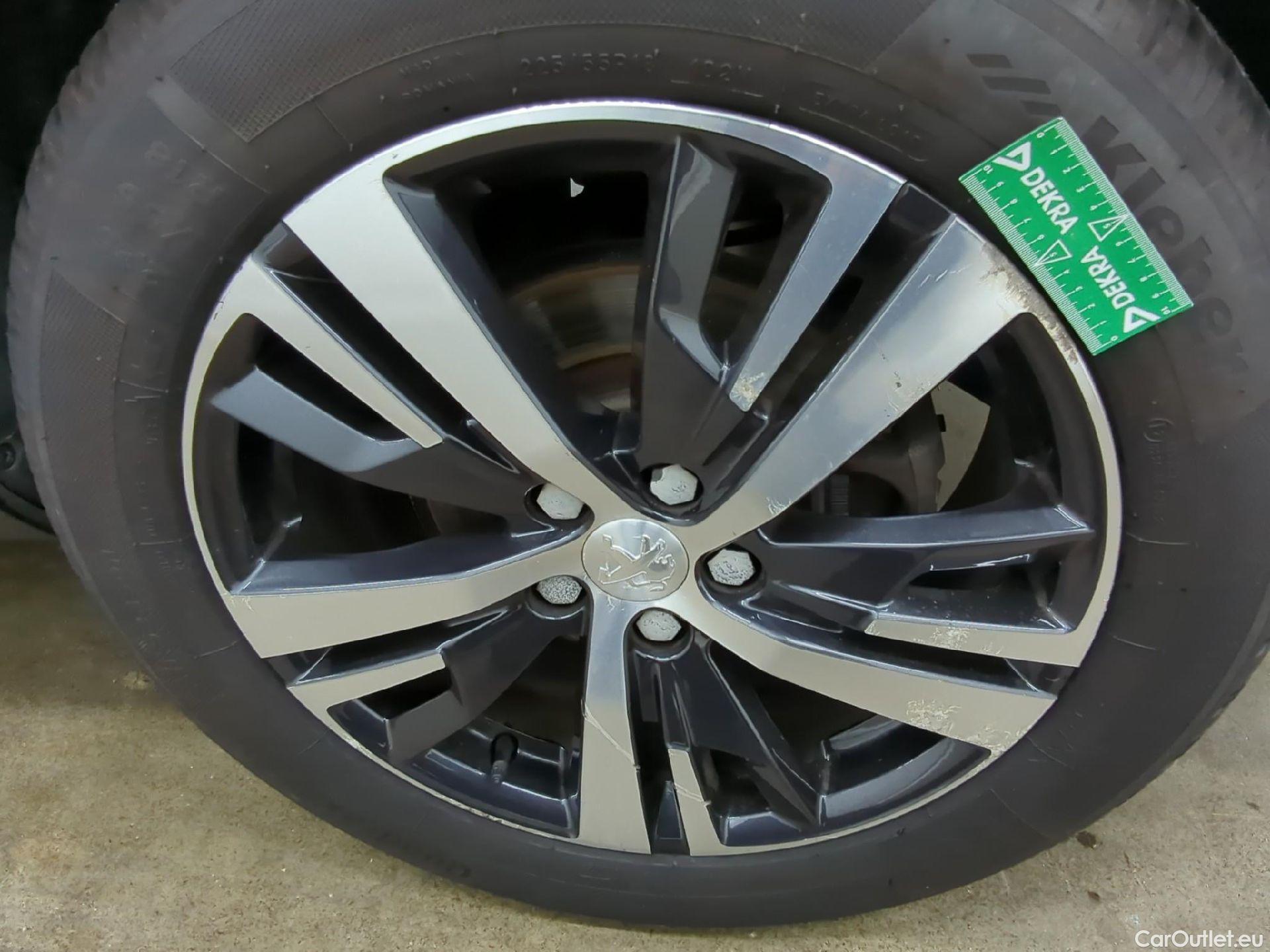  Peugeot  5008  Allure Business 1.2 PureTech 130CV BVA8 7 Sieges E6d #17