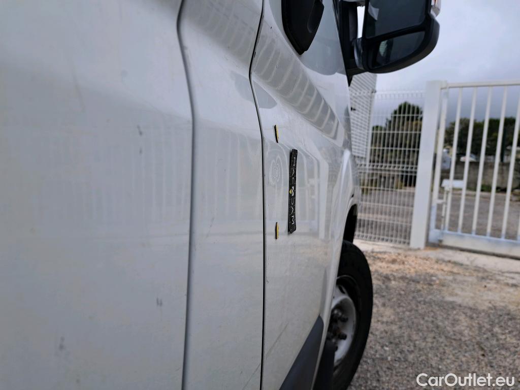  Peugeot  Boxer PEUGEOT  / 2014 / 4P / Combi 2.0 BLUEHDI 130 S&S 333 L2H2 ACTIVE #17