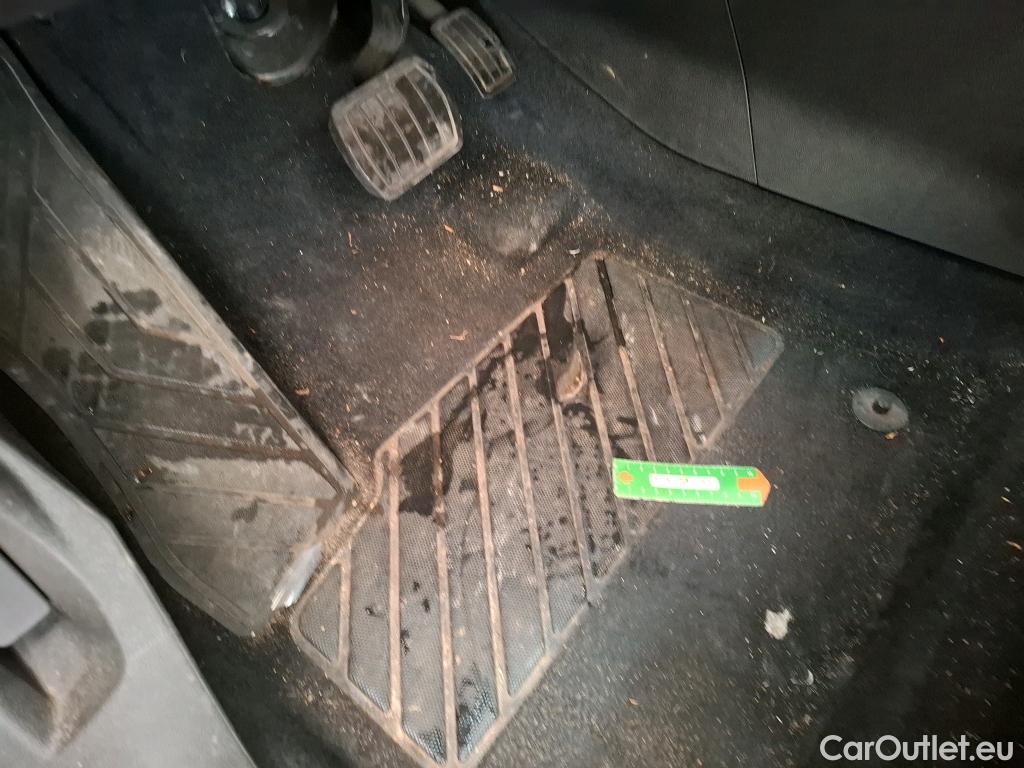  Peugeot  5008  Active Business 1.2 PureTech 130CV BVA8 7 Sieges E6d #68