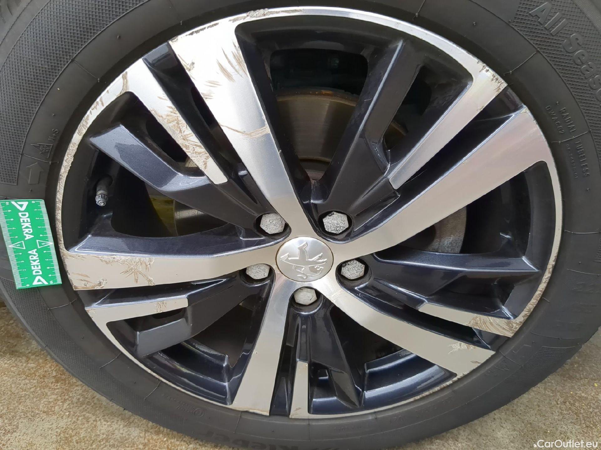  Peugeot  5008  Allure Business 1.2 PureTech 130CV BVA8 7 Sieges E6d #7