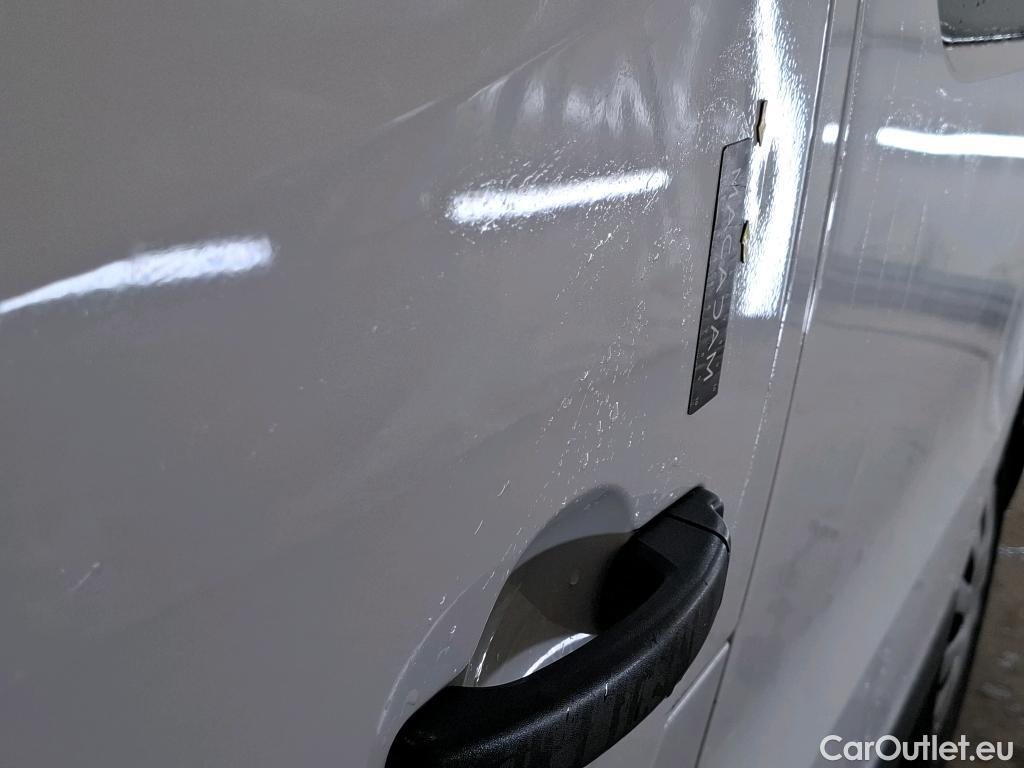  Renault  Trafic RENAULT  4p Combi Zen L1 Energy dCi 125 8 places #42