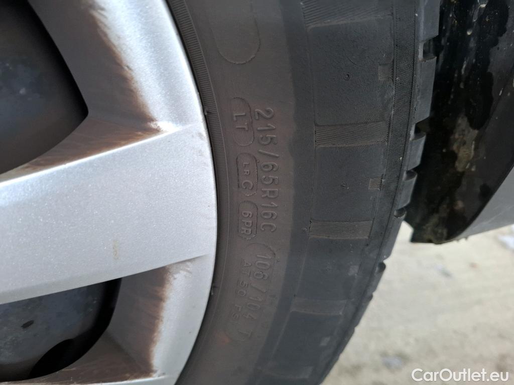  Renault  Trafic RENAULT  4p Combi Zen L1 Energy dCi 125 8 places #17