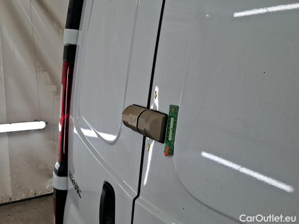  Renault  Trafic RENAULT  / 2019 / 4P / Fourgon tole NV FG GCF L2H2 1200 Energy dCi 145 #23