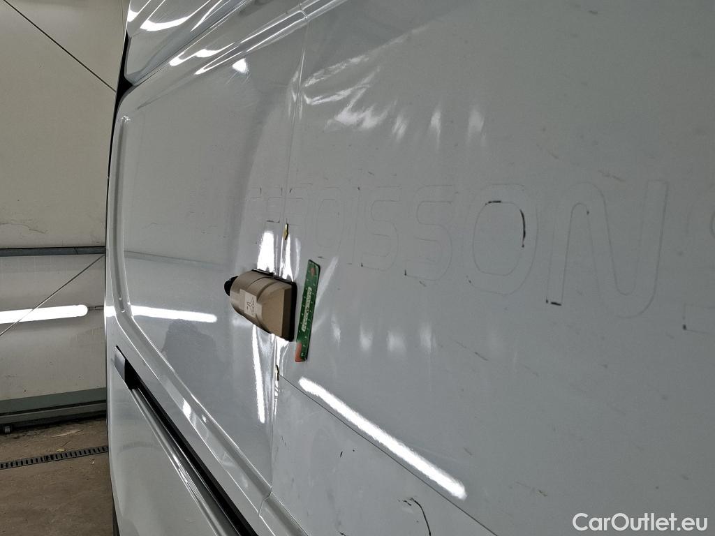  Renault  Trafic RENAULT  / 2019 / 4P / Fourgon tole NV FG GCF L2H2 1200 Energy dCi 145 #18