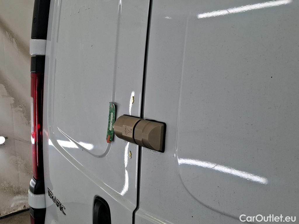  Renault  Trafic RENAULT  / 2019 / 4P / Fourgon tole NV FG GCF L2H2 1200 Energy dCi 145 #12