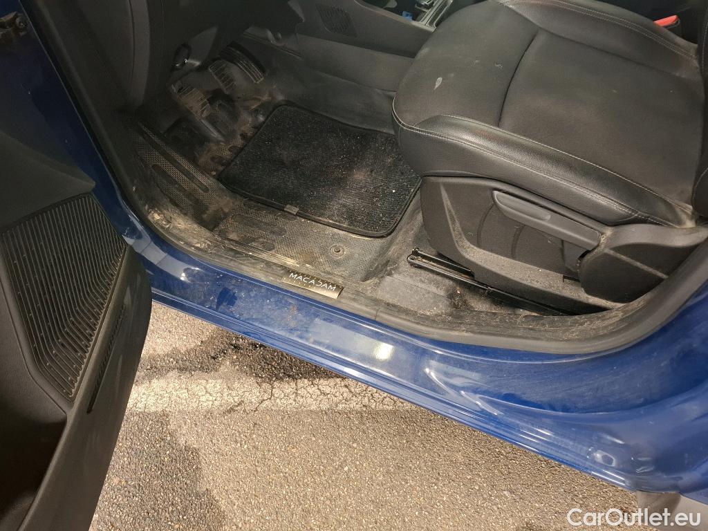  Renault  EXPRESS RENAULT  / 2021 / 4P / Fourgonnette Confort - Blue dCi 95-22 #9