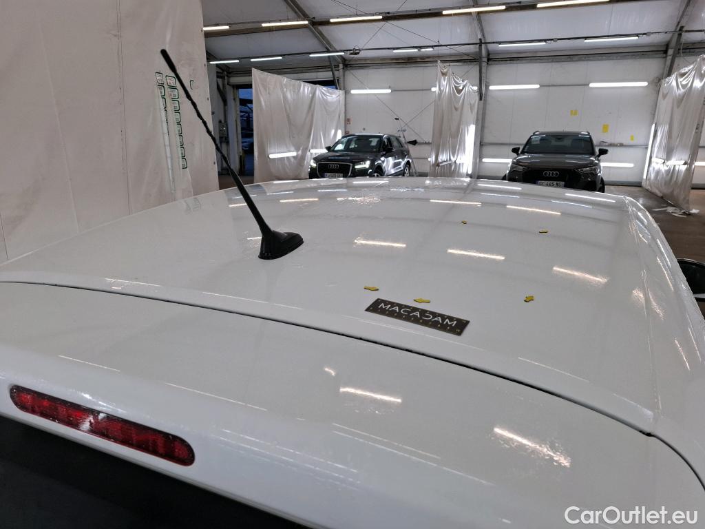  Peugeot  208  Premium 1.2 PureTech 75CV BVM5 E6d #1