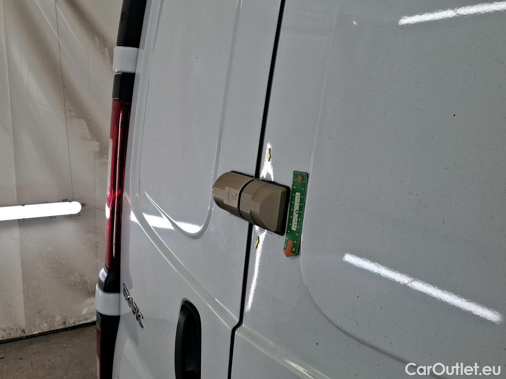  Renault  Trafic RENAULT  / 2019 / 4P / Fourgon tole NV FG GCF L2H2 1200 Energy dCi 145 #24