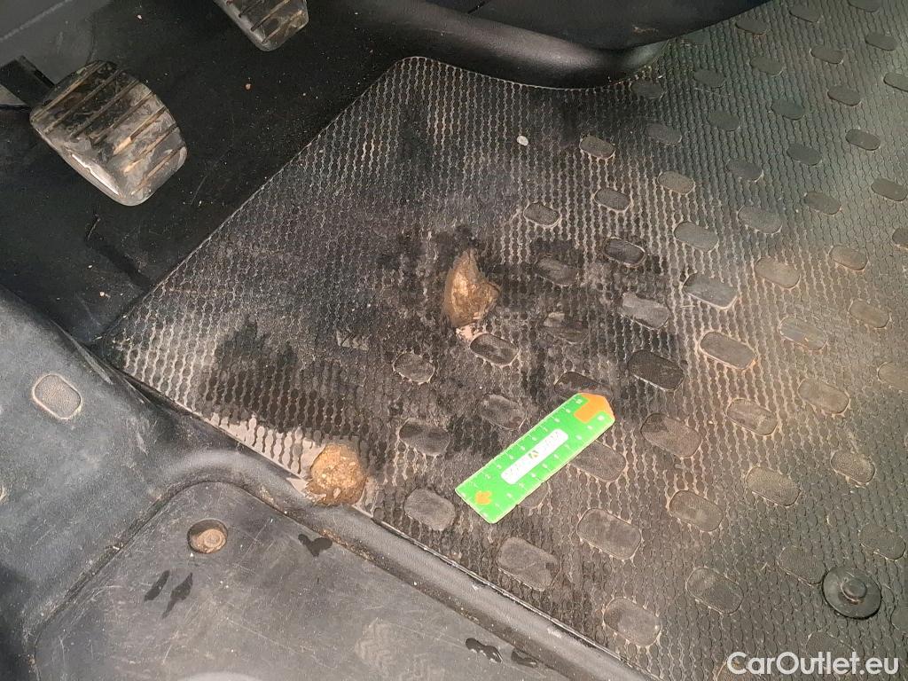  Renault  Trafic RENAULT  / 2019 / 4P / Fourgon tole NV FG GCF L2H2 1200 Energy dCi 145 #36