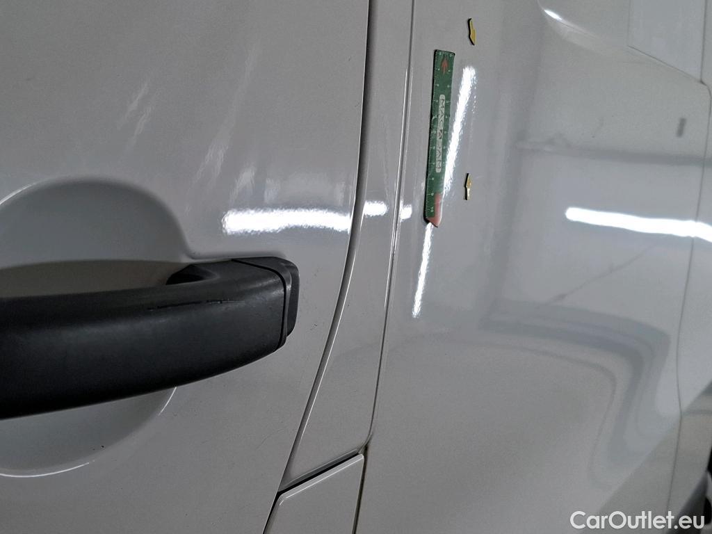  Renault  Trafic RENAULT  / 2019 / 4P / Fourgon tole NV FG GCF L2H2 1200 Energy dCi 145 #40