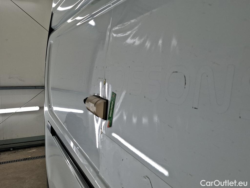  Renault  Trafic RENAULT  / 2019 / 4P / Fourgon tole NV FG GCF L2H2 1200 Energy dCi 145 #17