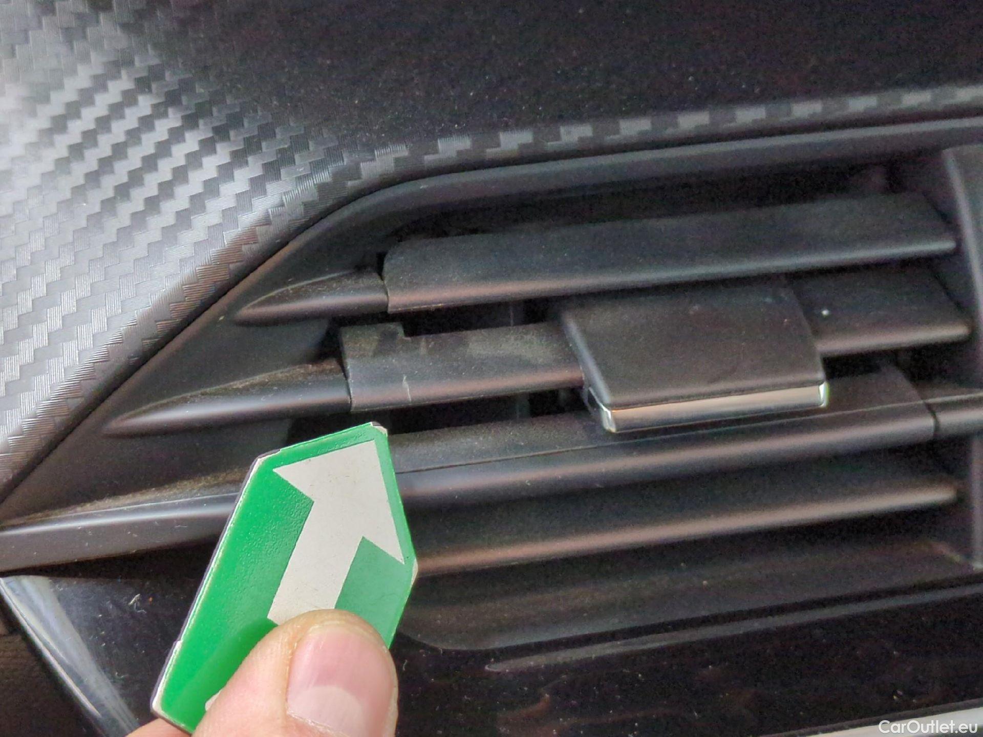  Peugeot  208  Premium 1.5 HDi 100CV BVM6 E6d #2