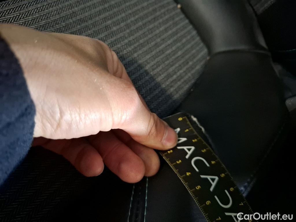  Peugeot  3008 PEUGEOT  / 2020 / 5P / SUV 1.6 HYBRID 225 E-EAT8 Allure Pack #2