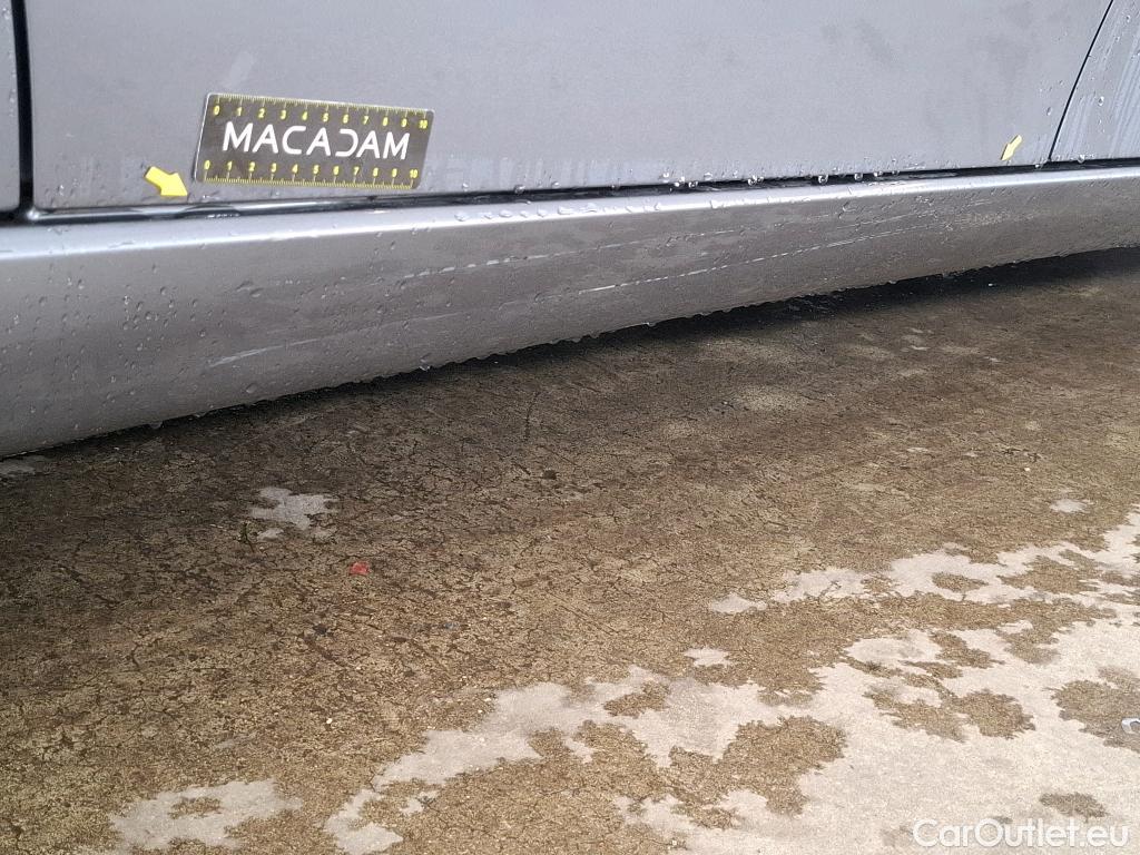  Mercedes  A-Klasse MERCEDES-BENZ Classe A Compact / 2018 / 5P / Berline A 180 Progressive Line #20