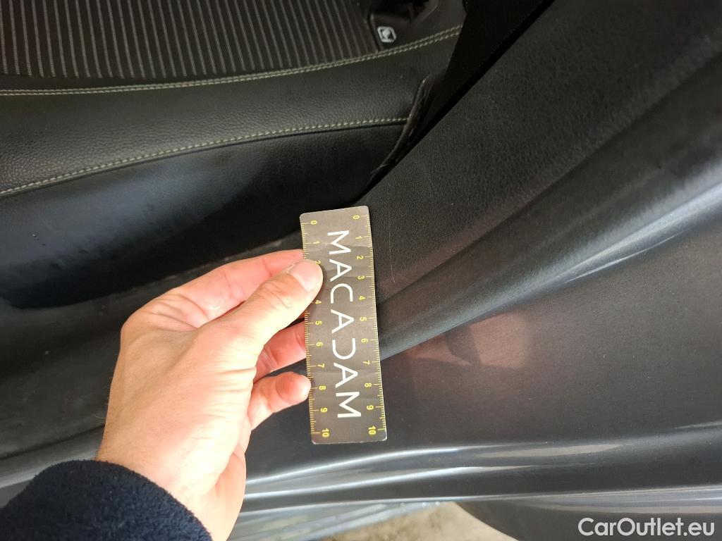  Mercedes  A-Klasse MERCEDES-BENZ Classe A Compact / 2018 / 5P / Berline A 180 Progressive Line #25