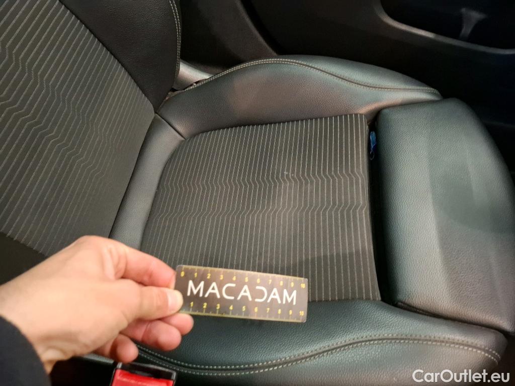  Mercedes  A-Klasse MERCEDES-BENZ Classe A Compact / 2018 / 5P / Berline A 180 Progressive Line #41