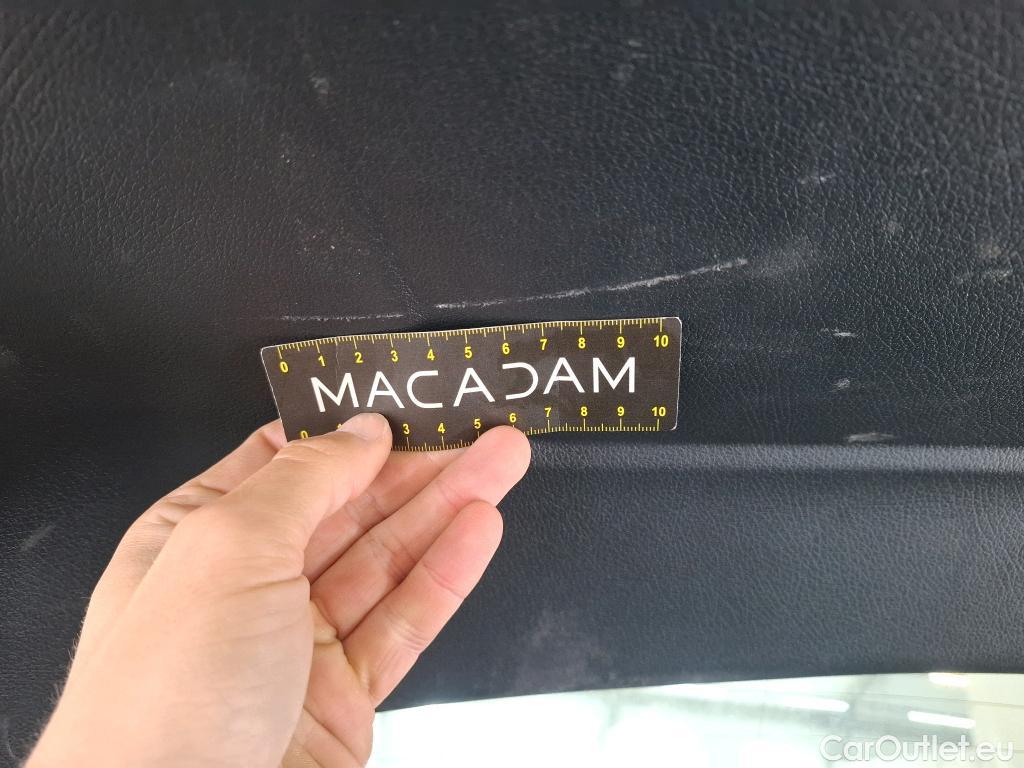  Mercedes  A-Klasse MERCEDES-BENZ Classe A Compact / 2018 / 5P / Berline A 180 Progressive Line #33