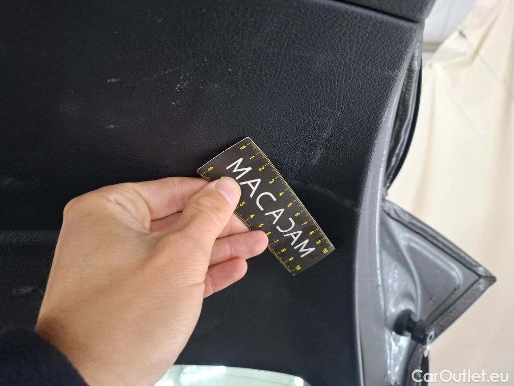  Mercedes  A-Klasse MERCEDES-BENZ Classe A Compact / 2018 / 5P / Berline A 180 Progressive Line #35