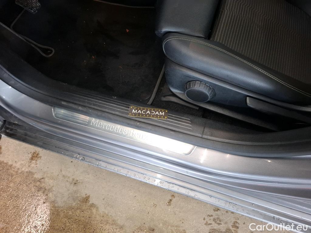  Mercedes  A-Klasse MERCEDES-BENZ Classe A Compact / 2018 / 5P / Berline A 180 Progressive Line #37