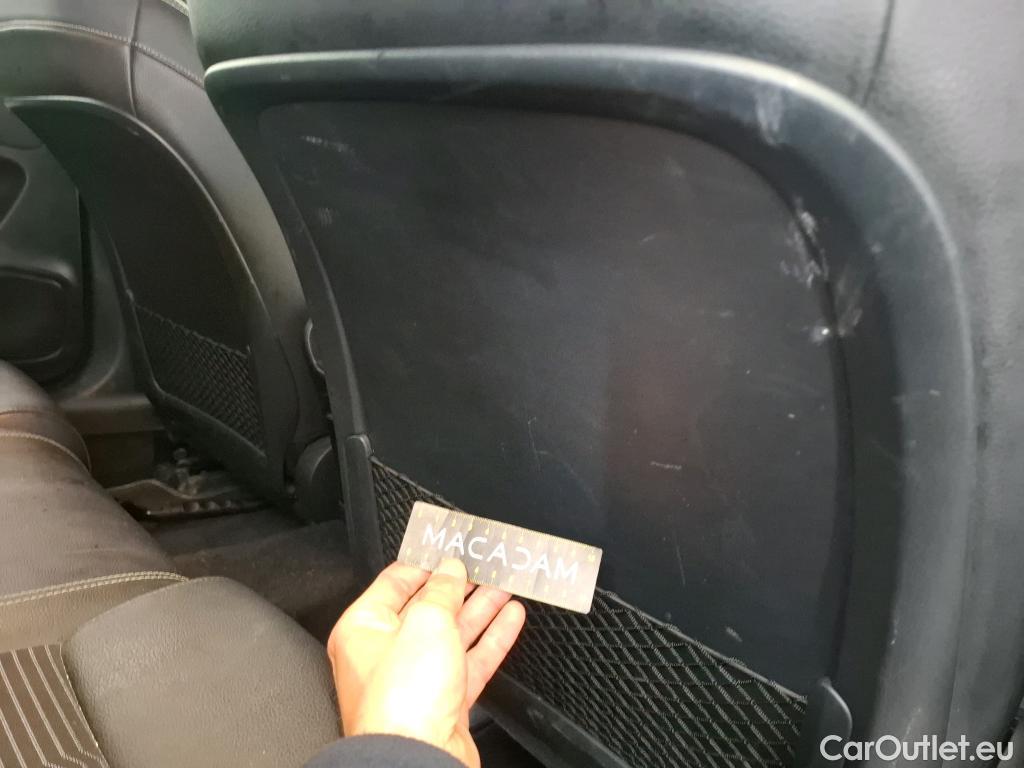  Mercedes  A-Klasse MERCEDES-BENZ Classe A Compact / 2018 / 5P / Berline A 180 Progressive Line #26