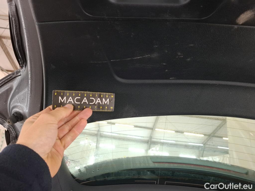  Mercedes  A-Klasse MERCEDES-BENZ Classe A Compact / 2018 / 5P / Berline A 180 Progressive Line #32