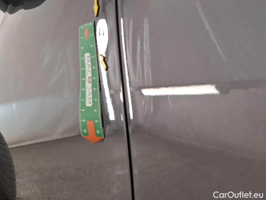  Mercedes  A-Klasse MERCEDES-BENZ Classe A Compact / 2022 / 5P / Berline A 200 d Business Line 8G-DCT #5