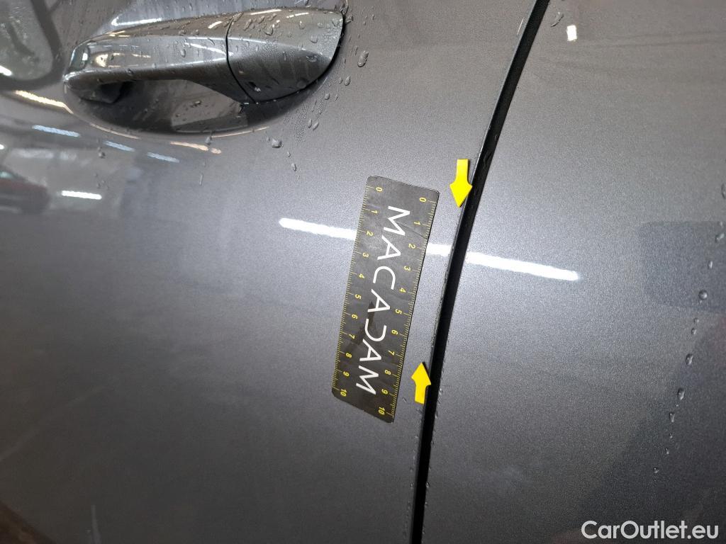  Mercedes  A-Klasse MERCEDES-BENZ Classe A Compact / 2018 / 5P / Berline A 180 Progressive Line #48