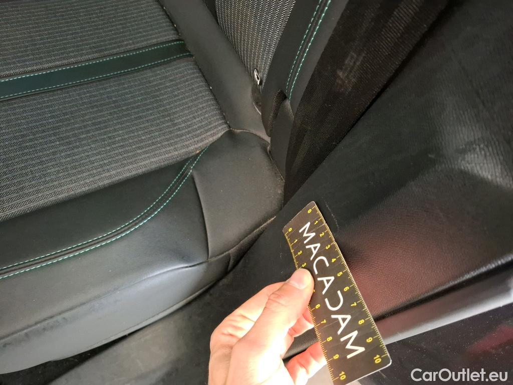  Peugeot  3008 PEUGEOT  / 2020 / 5P / SUV 1.6 HYBRID 225 E-EAT8 Allure Pack #14