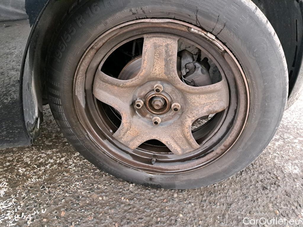  Renault  Clio  IV Business 0.9 TCe 90CV BVM5 E6 #14