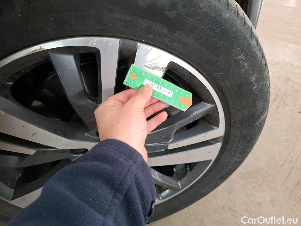  Peugeot  3008 PEUGEOT   2020 5P  SUV 16 HYBRID 225 EEAT8 Allure Pack #7