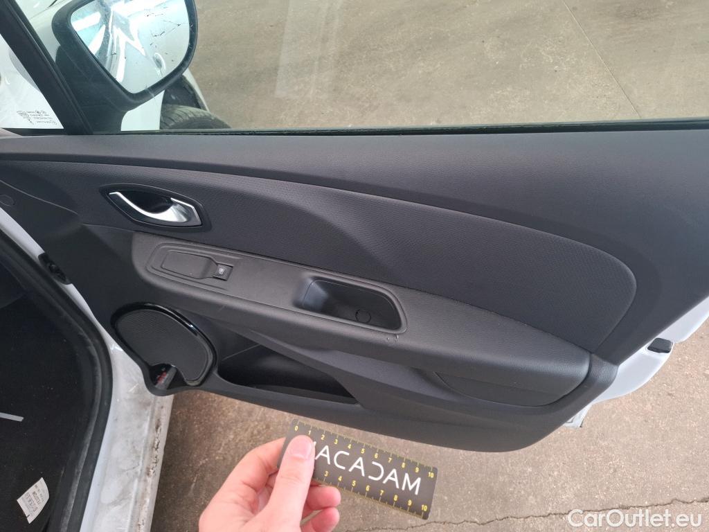  Renault  Clio RENAULT  Société VU 5p Berline Air Medianav dCi 75 #23