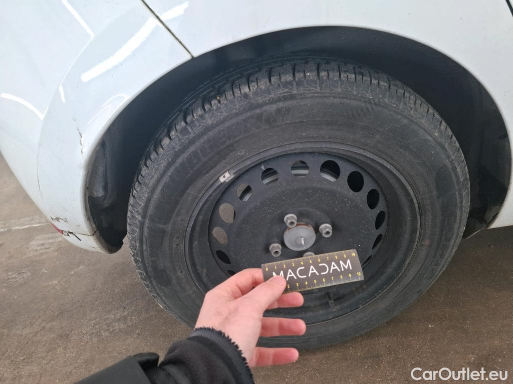  Renault  Clio RENAULT  Société VU 5p Berline Air Medianav dCi 75 #47