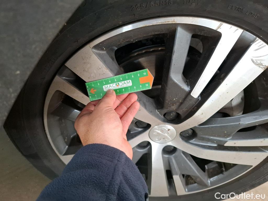  Peugeot  3008 PEUGEOT   2020 5P  SUV 16 HYBRID 225 EEAT8 Allure Pack #10