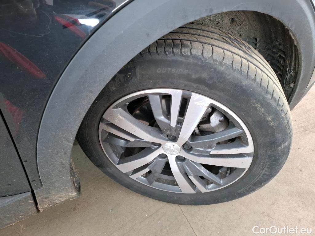  Peugeot  3008 PEUGEOT   2020 5P  SUV 16 HYBRID 225 EEAT8 Allure Pack #5