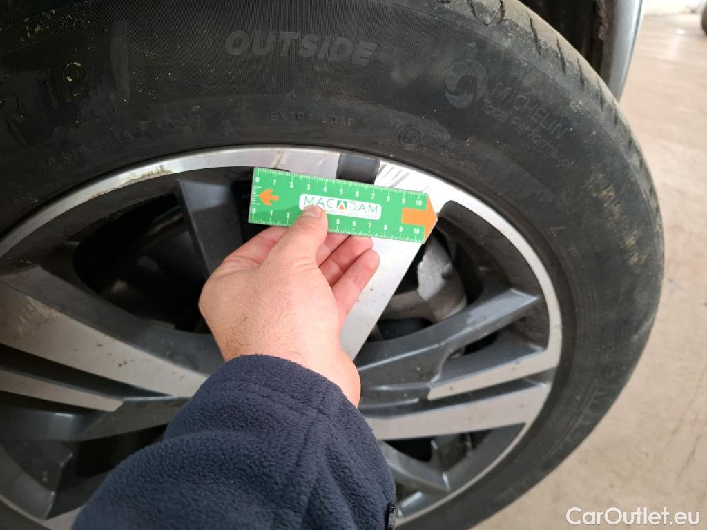  Peugeot  3008 PEUGEOT   2020 5P  SUV 16 HYBRID 225 EEAT8 Allure Pack #8