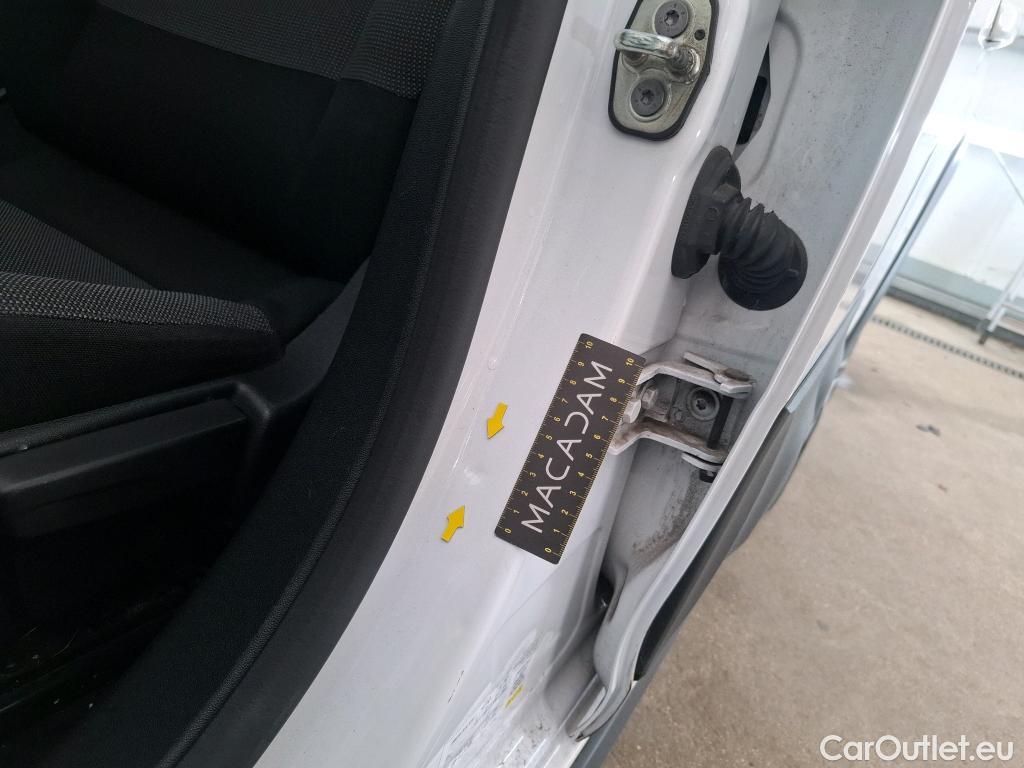  Citroen  C3  Shine 1.2 PureTech 80CV BVM5 E6 #18