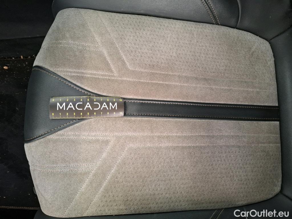  Peugeot  3008 PEUGEOT  / 2020 / 5P / SUV 1.6 HYBRID 225 E-EAT8 GT #12