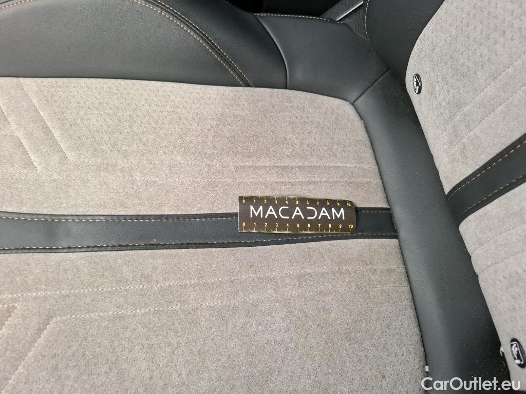  Peugeot  3008 PEUGEOT  / 2020 / 5P / SUV 1.6 HYBRID 225 E-EAT8 GT #13