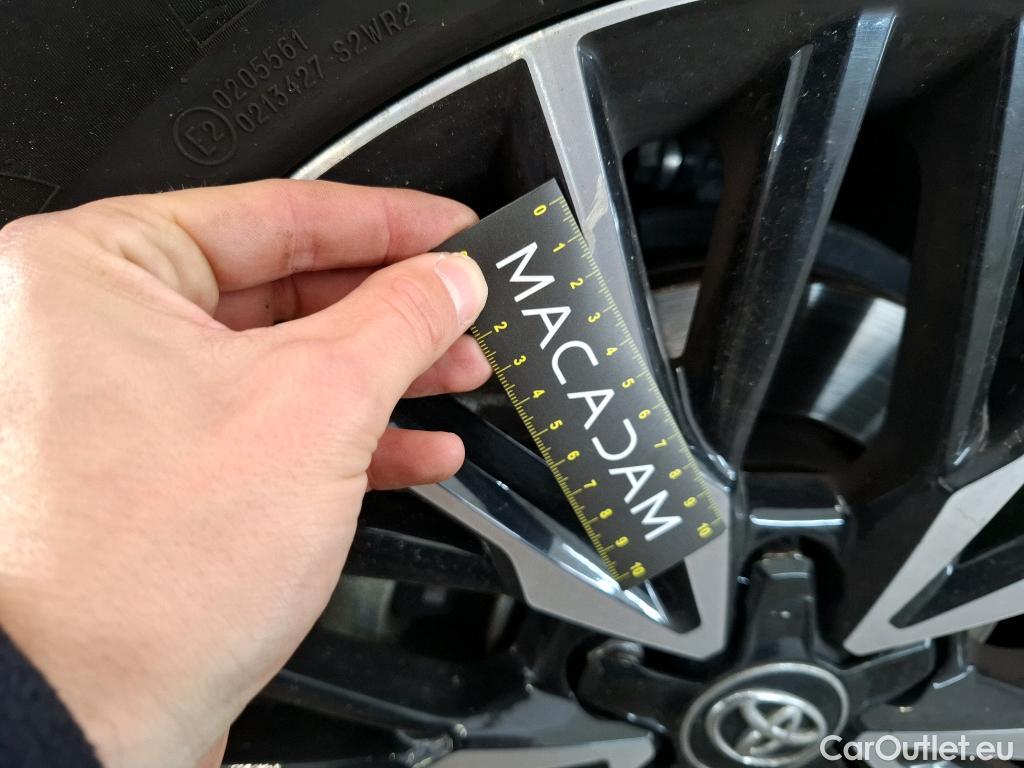  Toyota  C-HR TOYOTA  / 2016 / 5P / SUV 2.0 HYBRIDE 184 DISTINCTIVE #24