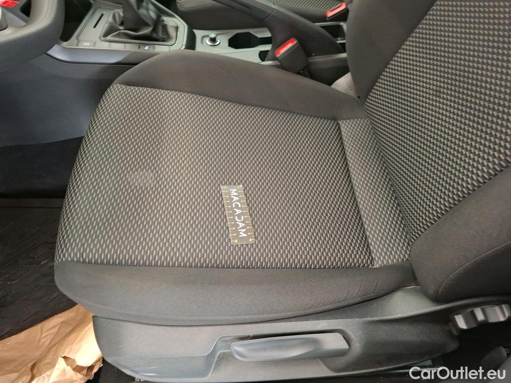  Volkswagen  Polo VOLKSWAGEN  / 2017 / 5P / Berline 1.0 80 Business #4