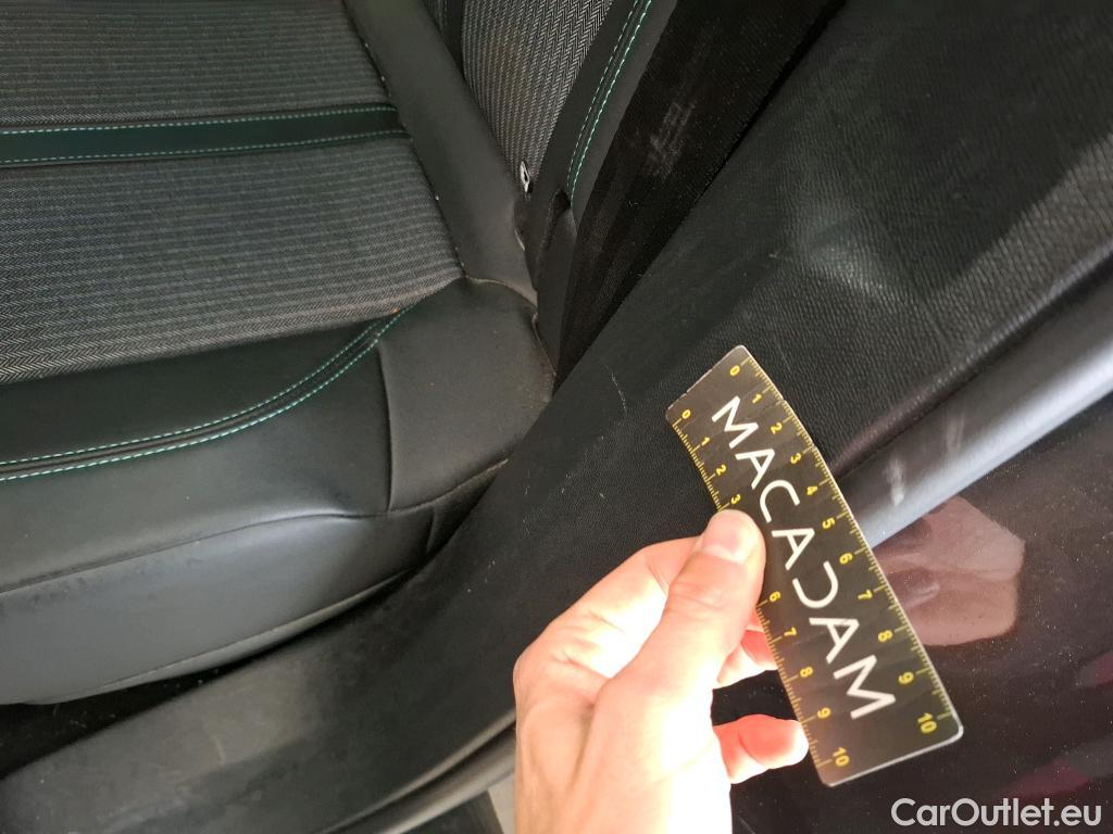  Peugeot  3008 PEUGEOT  / 2020 / 5P / SUV 1.6 HYBRID 225 E-EAT8 Allure Pack #15