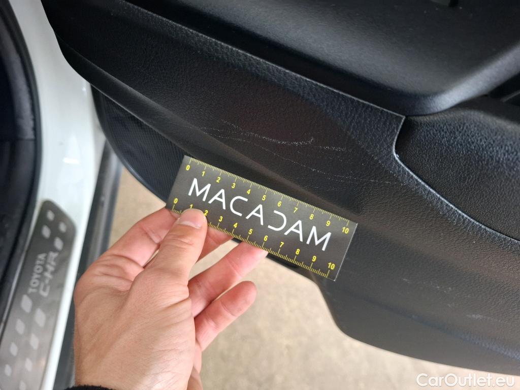  Toyota  C-HR TOYOTA  / 2016 / 5P / SUV 2.0 HYBRIDE 184 DISTINCTIVE #29