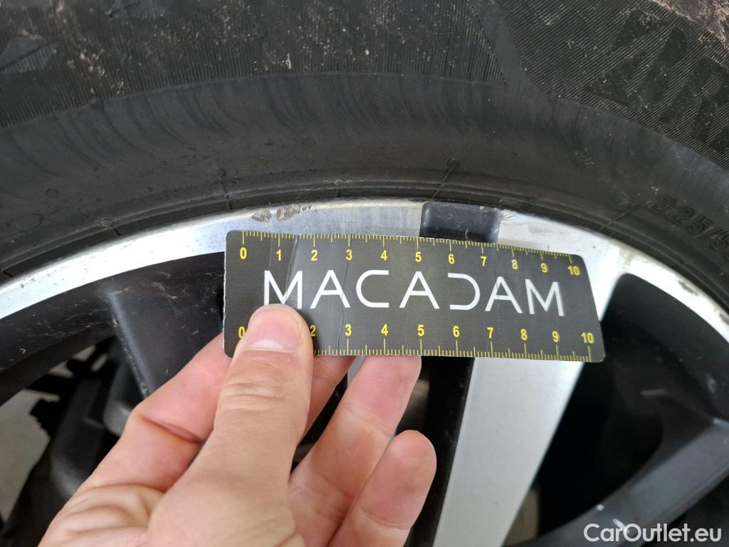  Peugeot  3008 PEUGEOT  / 2020 / 5P / SUV 1.6 HYBRID 225 E-EAT8 Allure Pack #30